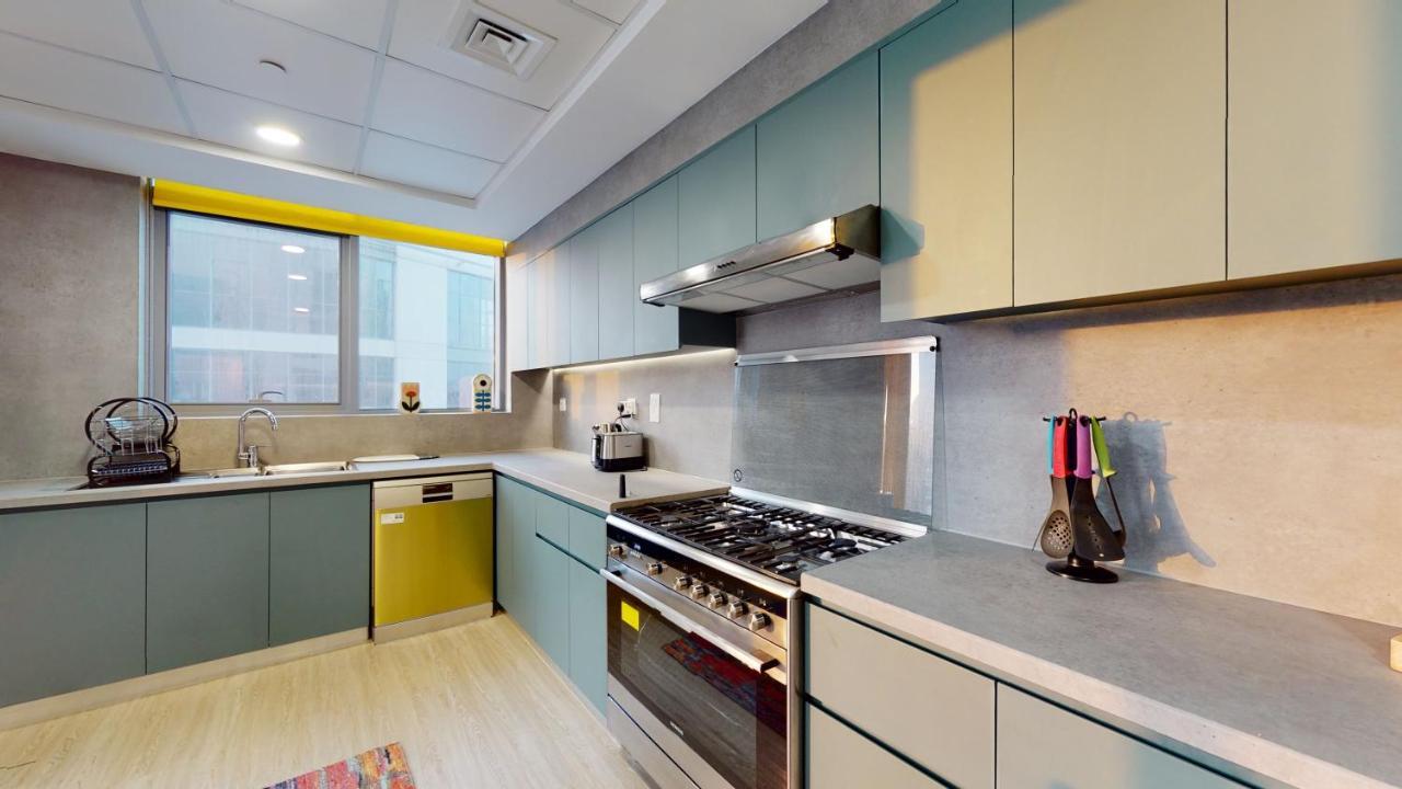 Apartment High-end Designer Penthouse Full Burj Khalifa View *